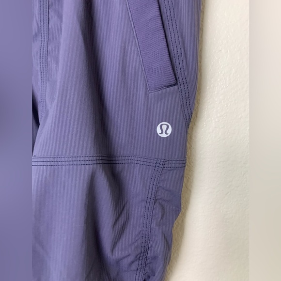 Lululemon Purple Studio Crop Pants Size 4 - Picture 3 of 6
